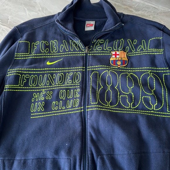 Nike Barcelona Soccer sweatshirt/swearer with full zipper - Picture 4 of 9